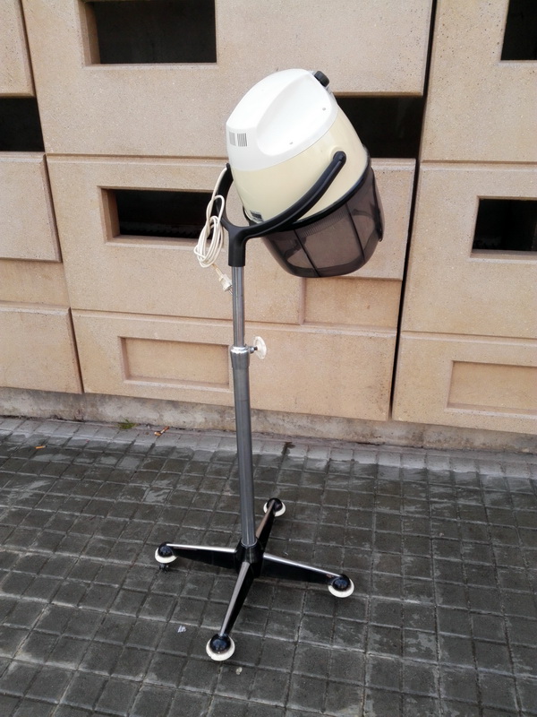 secador pelo pie brisa 2 4ruedas alt regulable metal plastico o3_3 134-158x36x49 (38eu.) 1u